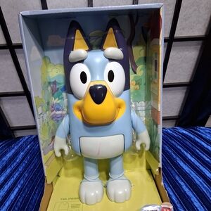 Blue and Yellow Action Figure Playset